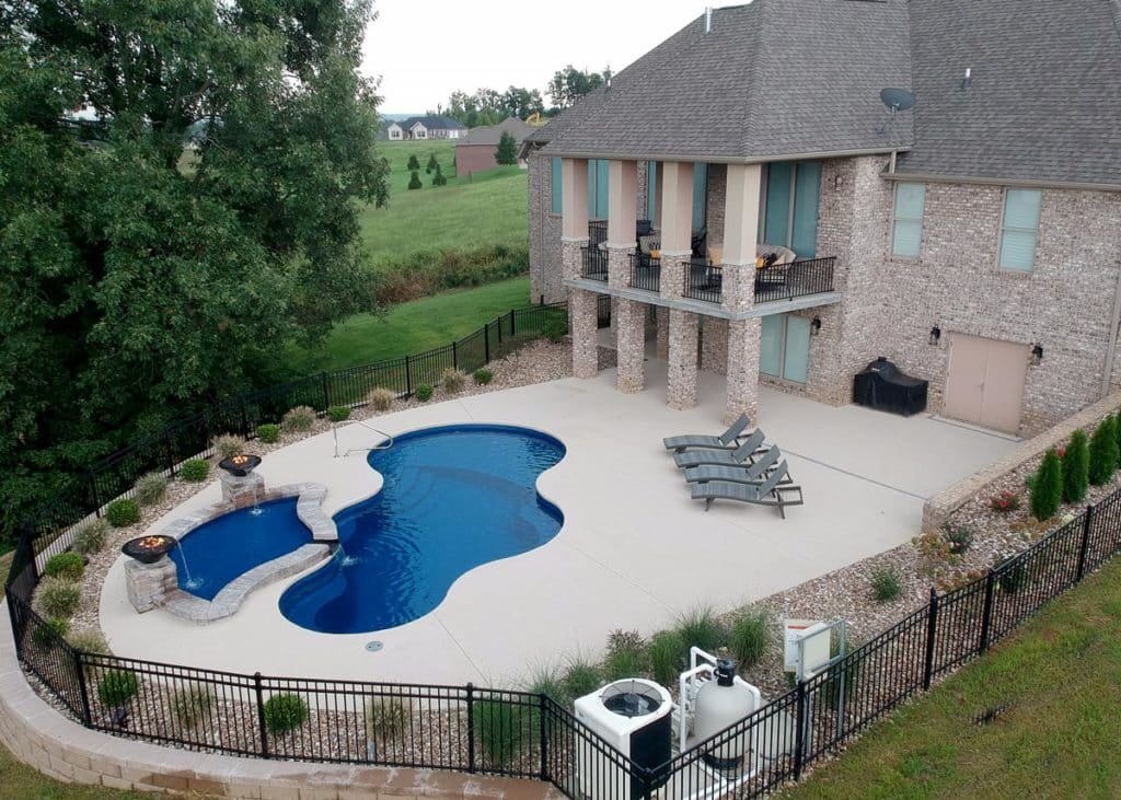 In-ground fiberglass pool for Maryland homeowners