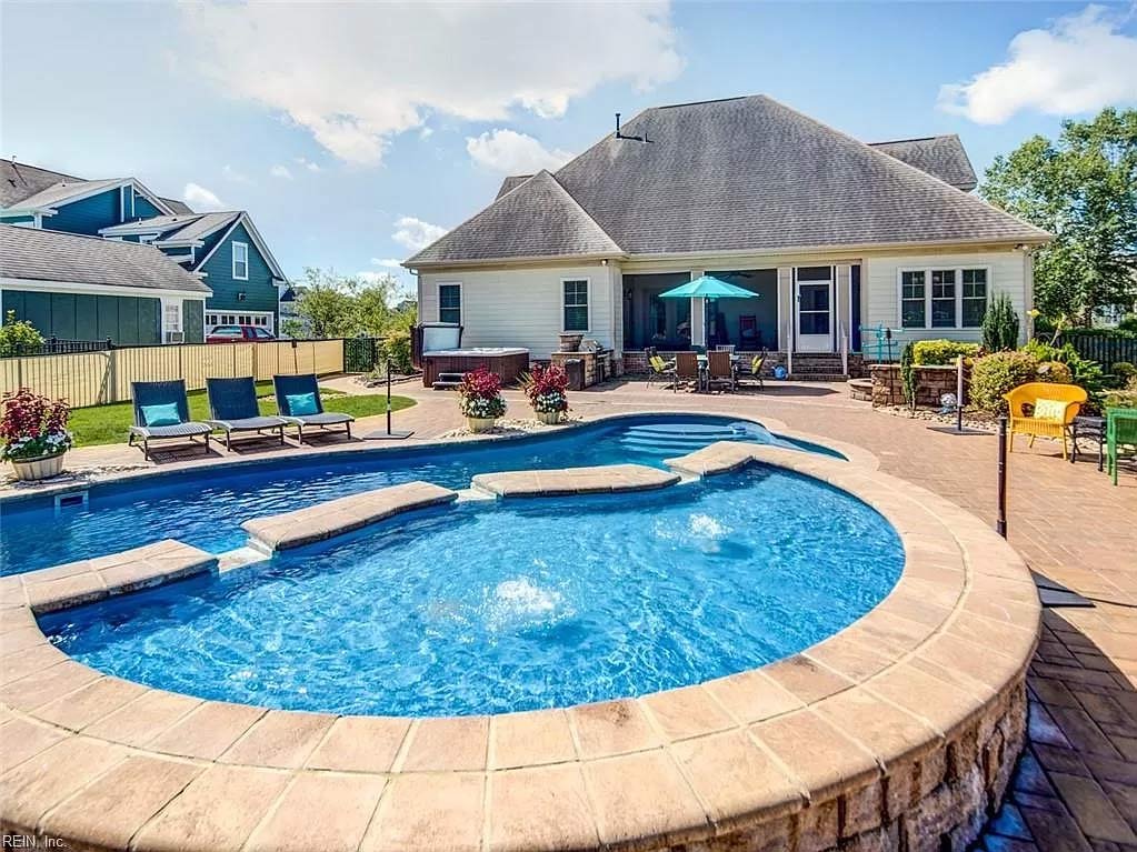 Residential fiberglass pool project in Maryland